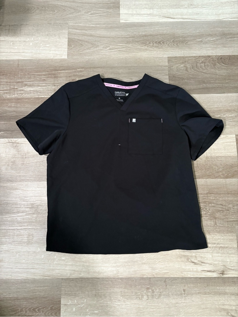 Fabletics Women’s Black Short-Sleeve V-Neck Pocket Scrub Top